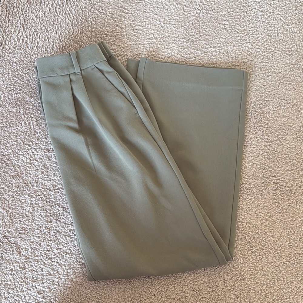 Women’s Abercrombie Olive Green trousers